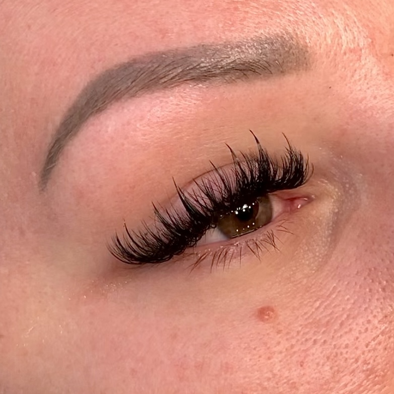 Affordable Holiday Lashes Saskatoon - Étoile Lash Studio Saskatoon